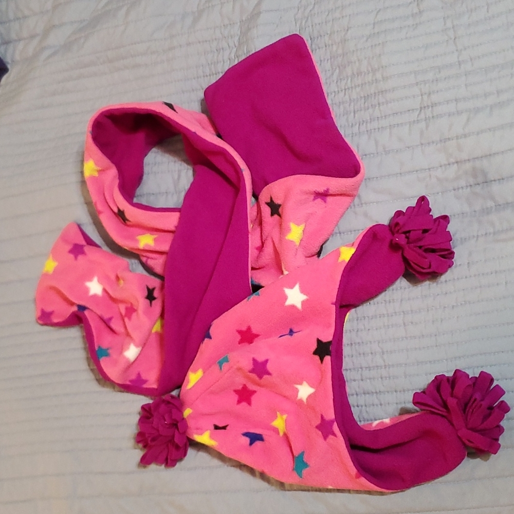 The Children's Place Scarf and Hat‎